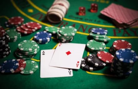 တိုက်ရိုက် live casino dealer နှင့်ကစားနိုင်သည့် ရုပ်ပုံ